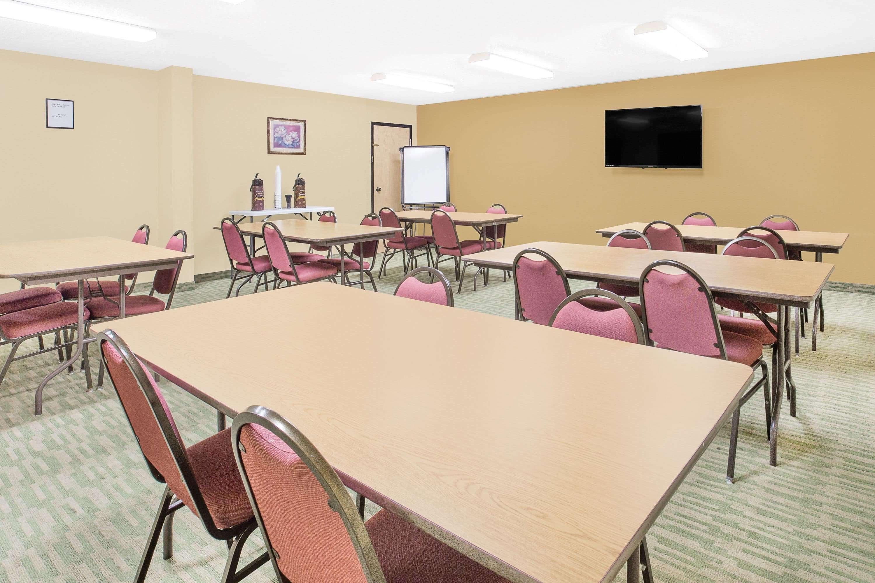 Hotel Super 8 By Wyndham Nixa/Springfield Area Esterno foto