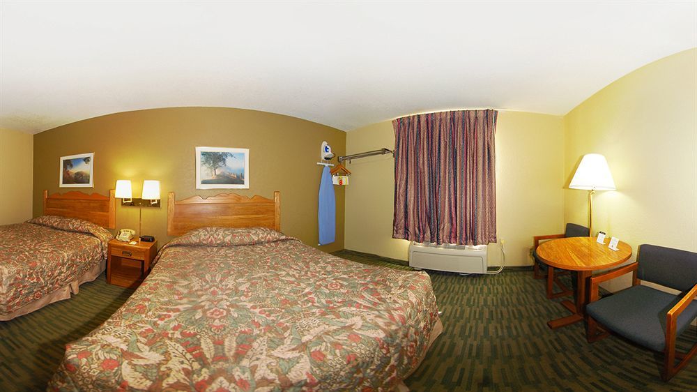 Hotel Super 8 By Wyndham Nixa/Springfield Area Esterno foto