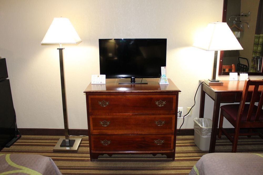 Hotel Super 8 By Wyndham Nixa/Springfield Area Esterno foto